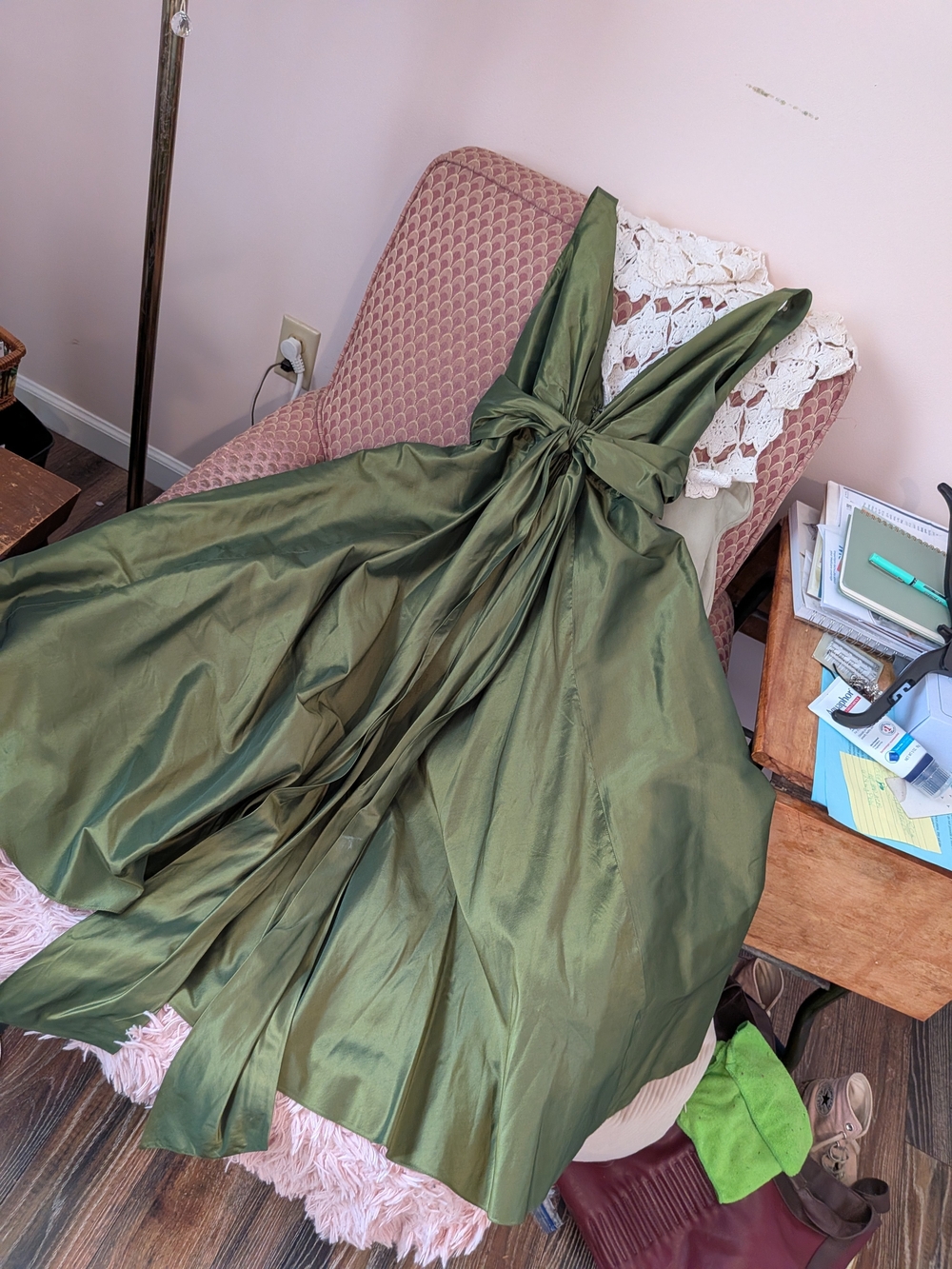 Elegant Olive Green V-Neck Gathered Waist Dress